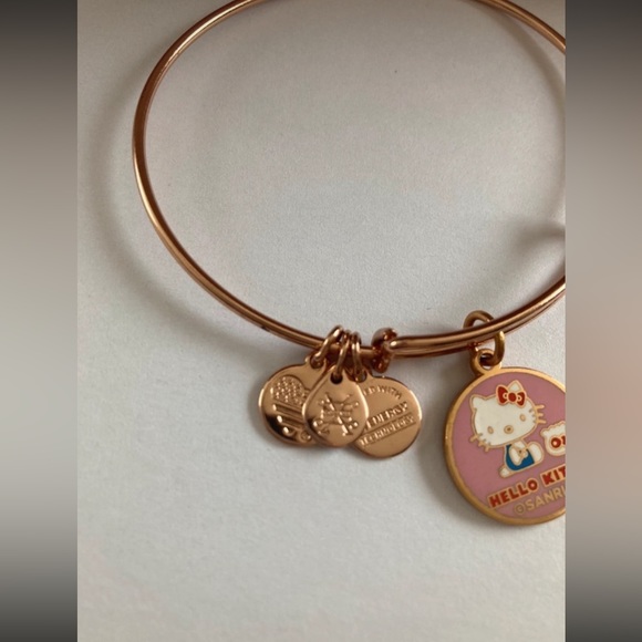 Hello Kitty Bracelet - Picture 3 of 4